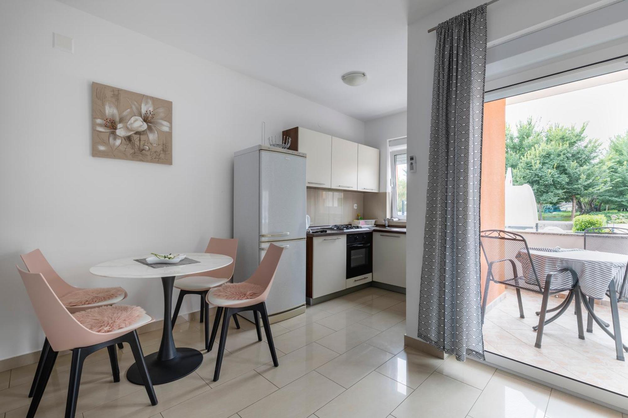 M & B Apartman Bibinje Kültér fotó